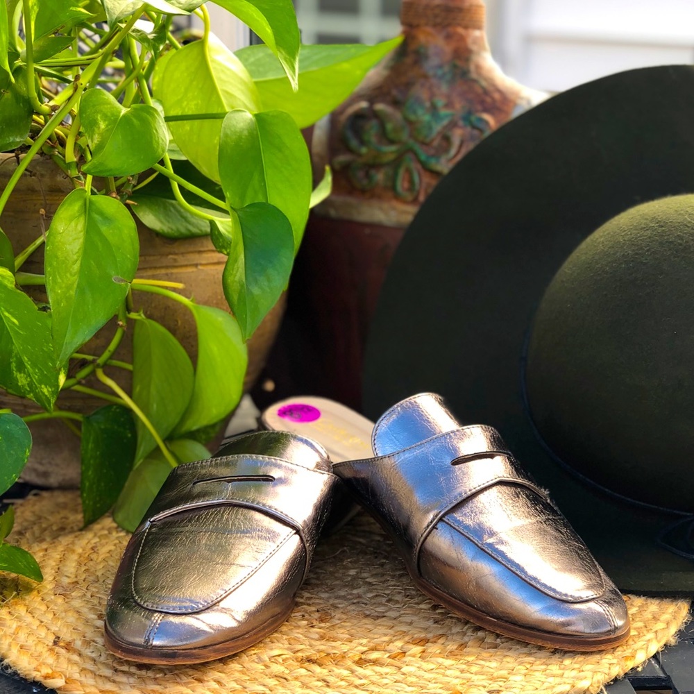 Catherine Malandrino Silver Tuxedo Slide Loafer - Picture 1 of 8
